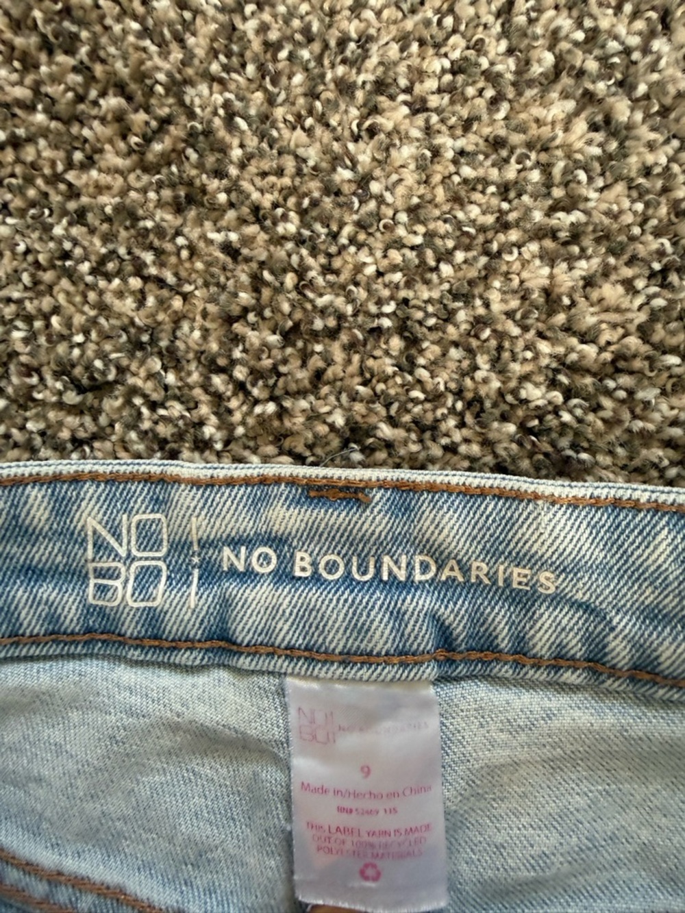 No Boundaries Women’s Light Blue Distressed Boyfriend Jeans Size 9 - Picture 3 of 4